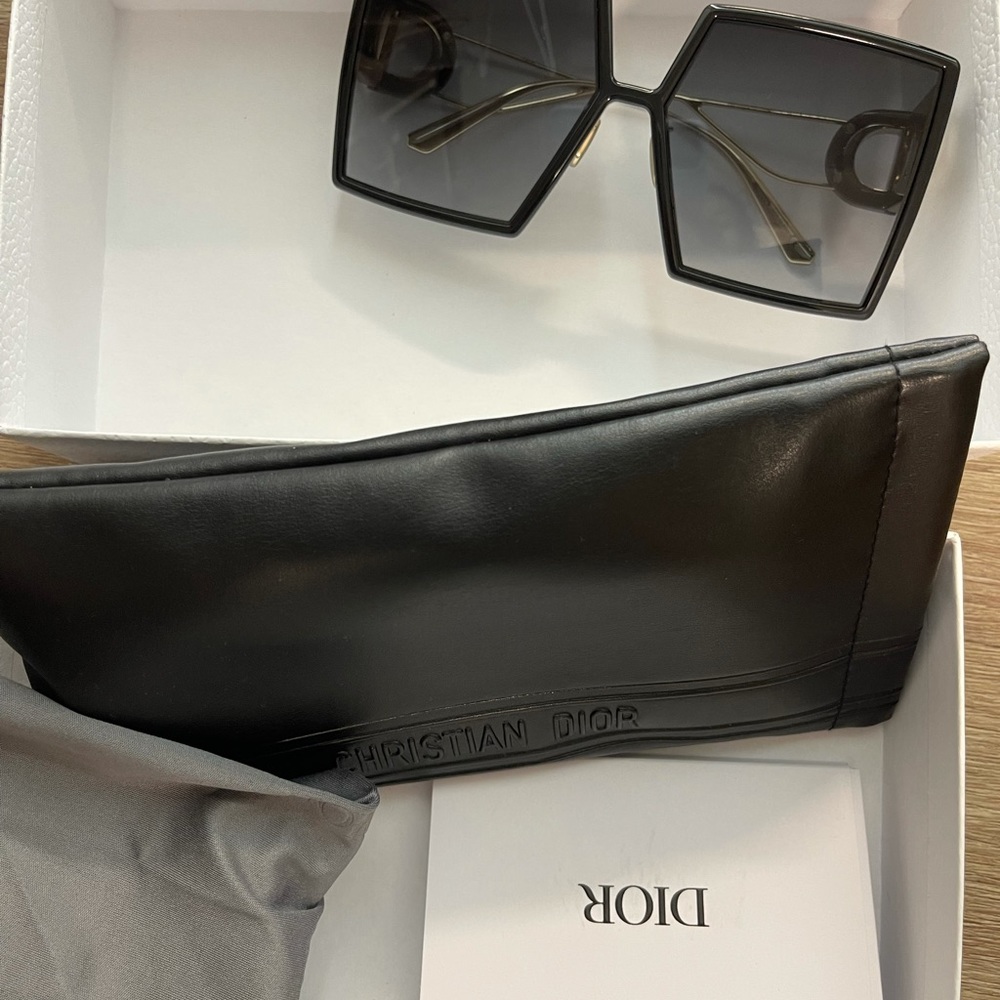 Christian Dior Sunglasses - Picture 4 of 4